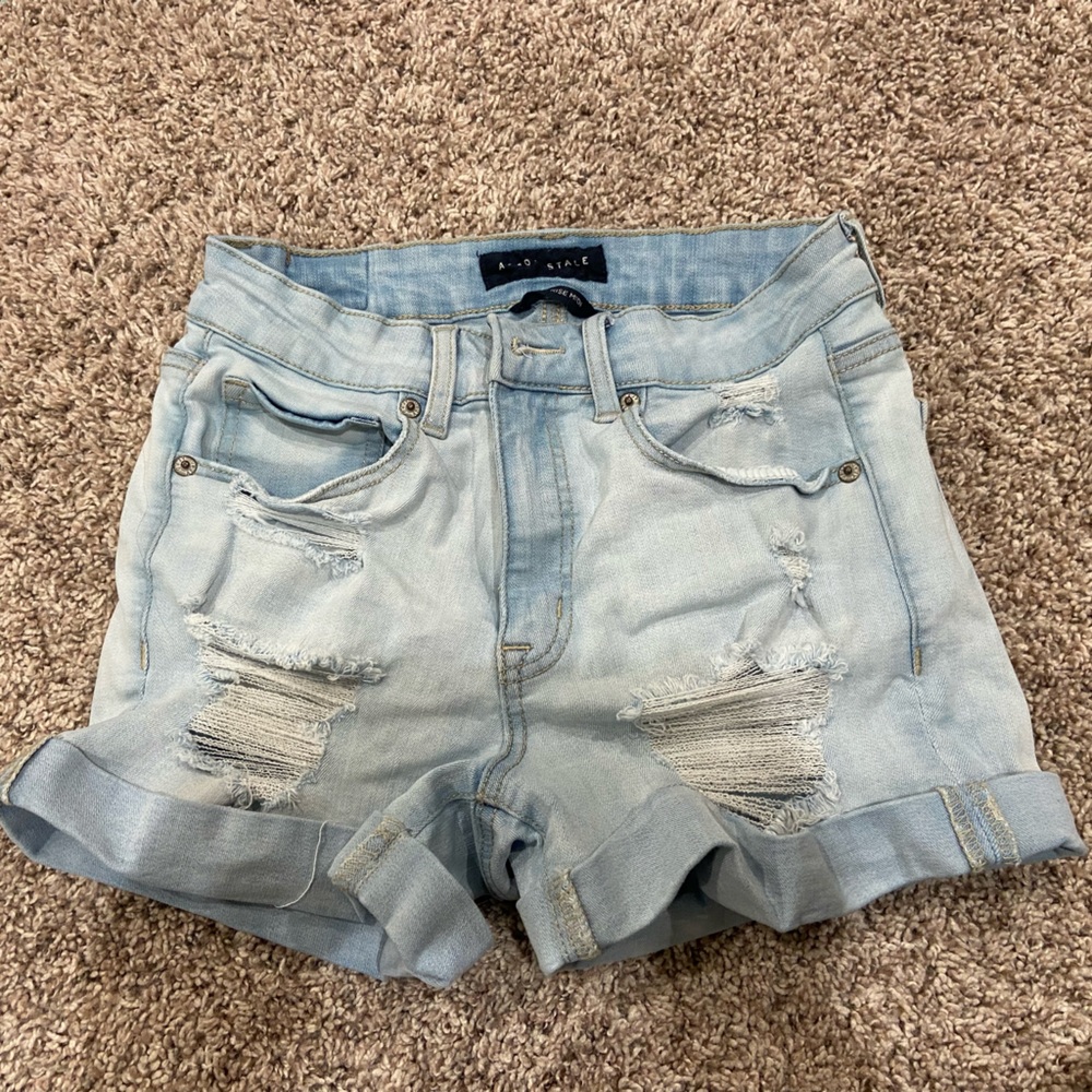 Womens size 4 Aeropostale Jean Shorts. High Rise Midi
